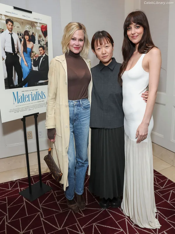 Dakota Johnson photo 6 of 1132