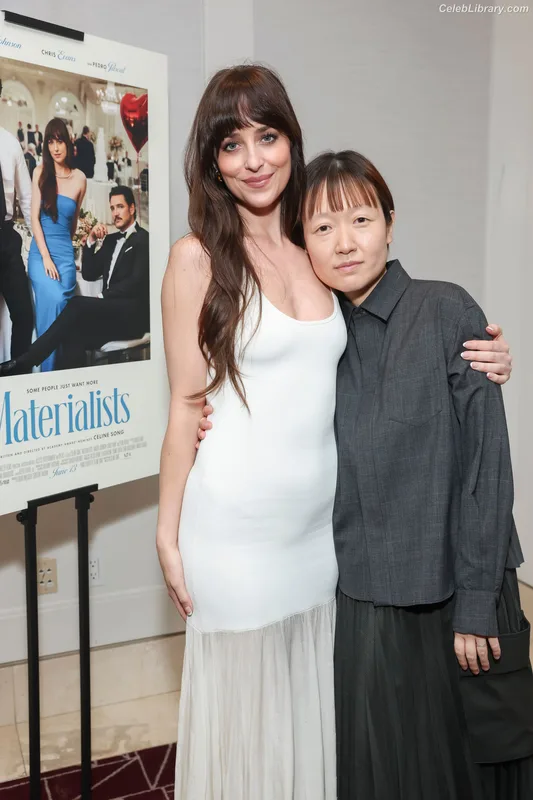 Dakota Johnson photo 12 of 1132