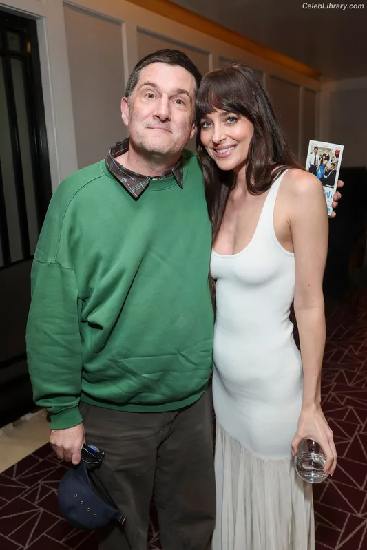 Dakota Johnson photo 14 of 1132