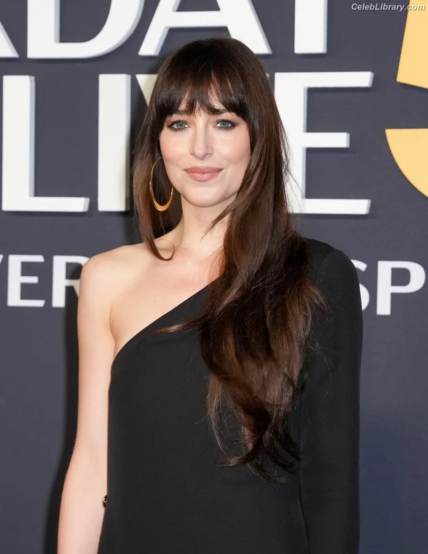 Dakota Johnson photo 17 of 1132