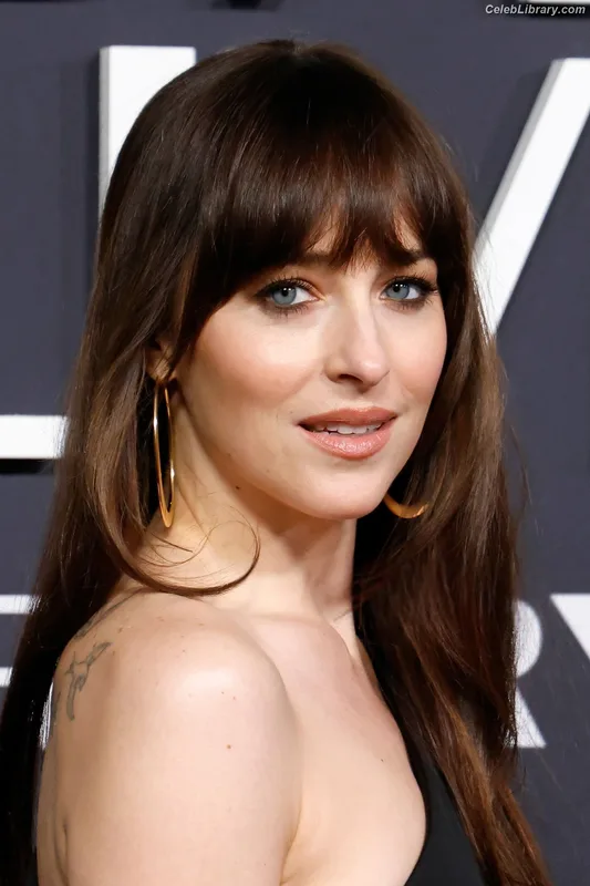 Dakota Johnson photo 19 of 1132