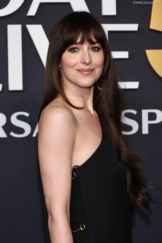 Dakota Johnson photo 24 of 1132