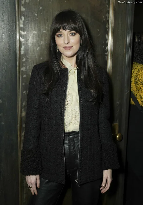 Dakota Johnson photo 24 of 1132