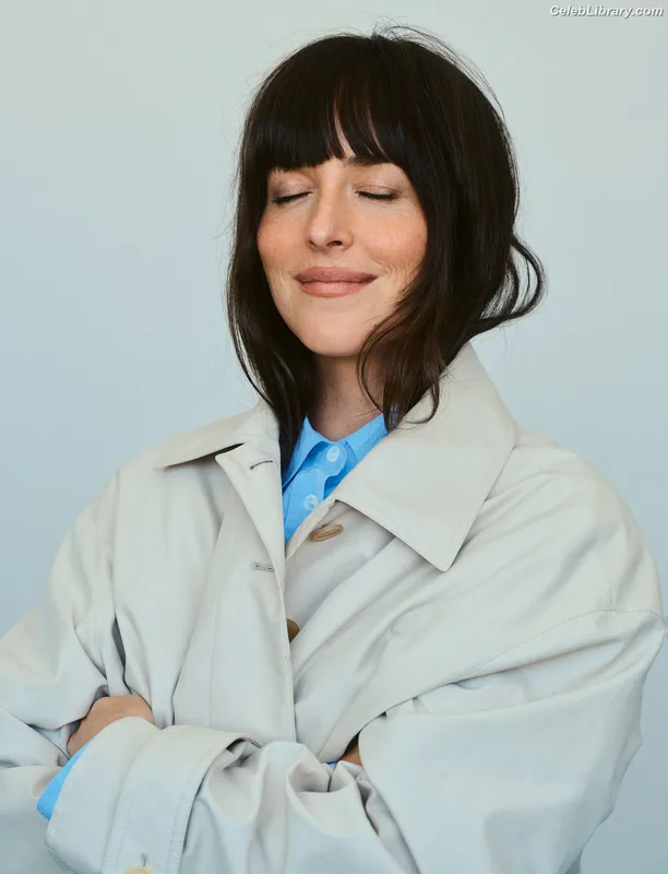 Dakota Johnson photo 16 of 1132