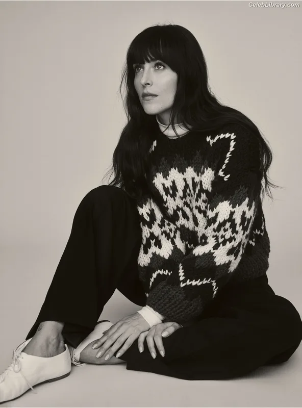 Dakota Johnson photo 20 of 1132