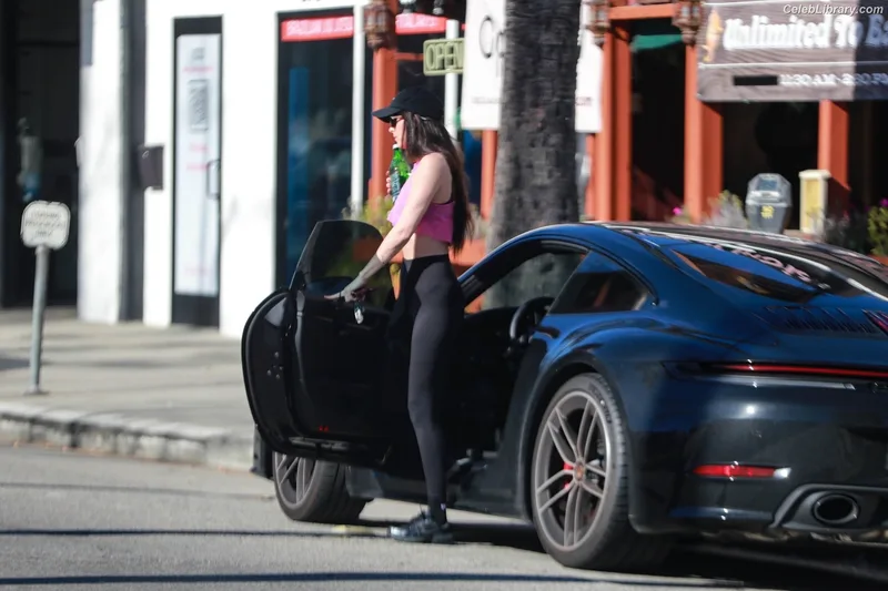 Dakota Johnson photo 20 of 1132
