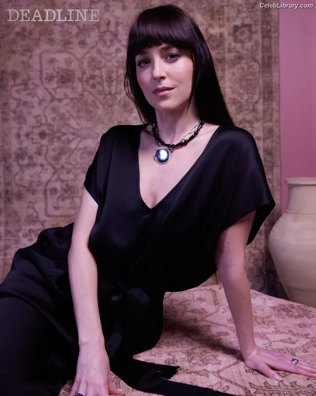 Dakota Johnson photo 15 of 1132