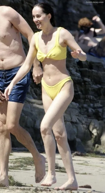 Dakota Johnson photo 13 of 1132