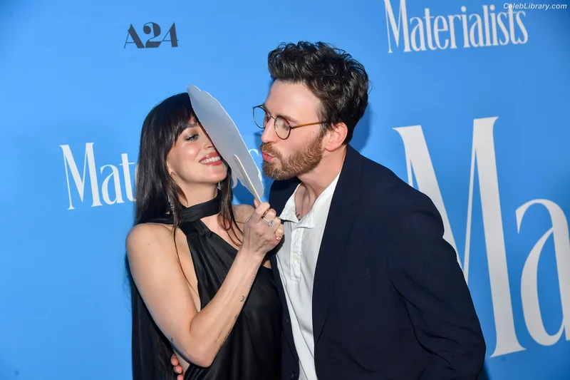 Dakota Johnson photo 10 of 1132
