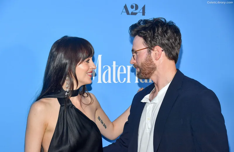 Dakota Johnson photo 14 of 1132