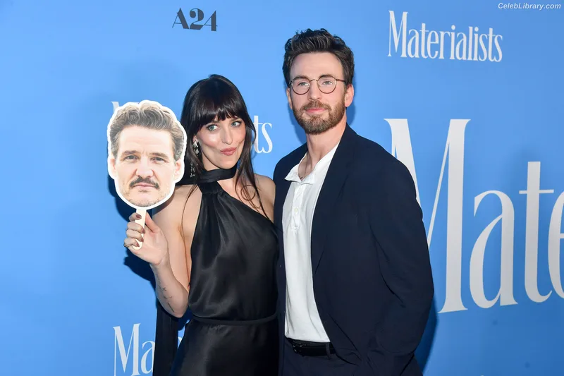 Dakota Johnson photo 16 of 1132