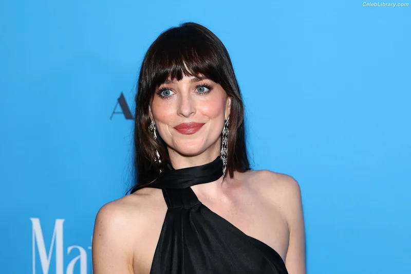 Dakota Johnson photo 6 of 1132