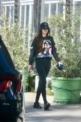 Dakota Johnson photo 2 of 1132