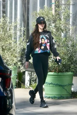 Dakota Johnson photo 6 of 1132