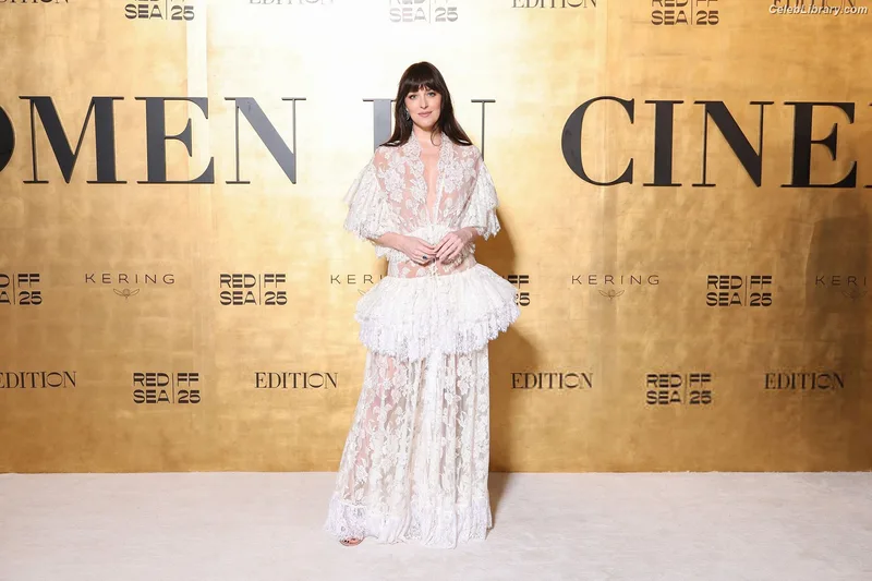 Dakota Johnson photo 13 of 1132