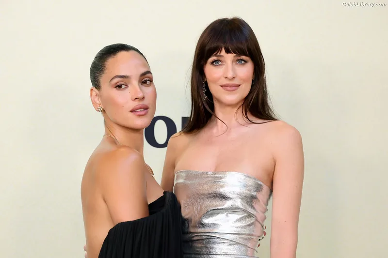 Dakota Johnson photo 6 of 1132
