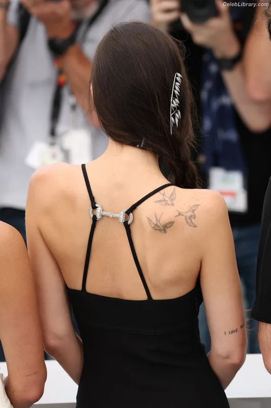 Dakota Johnson photo 13 of 1132