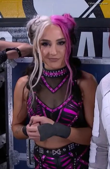 Dakota Kai photo 1 of 602