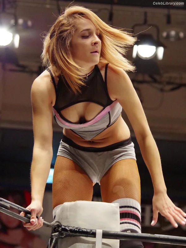 Dakota Kai photo 1 of 602