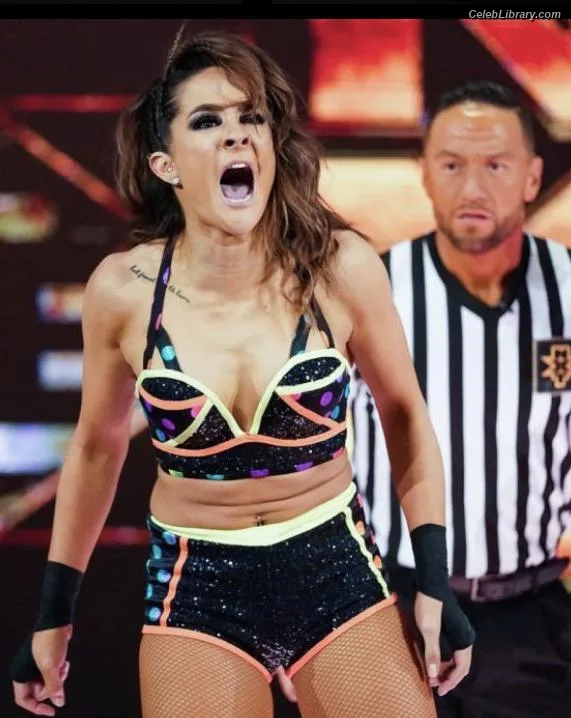 Dakota Kai photo 1 of 602