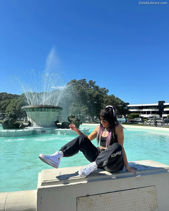 Dakota Kai photo 1 of 602