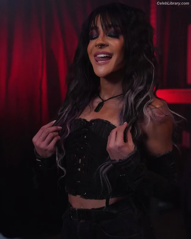 Dakota Kai photo 2 of 602