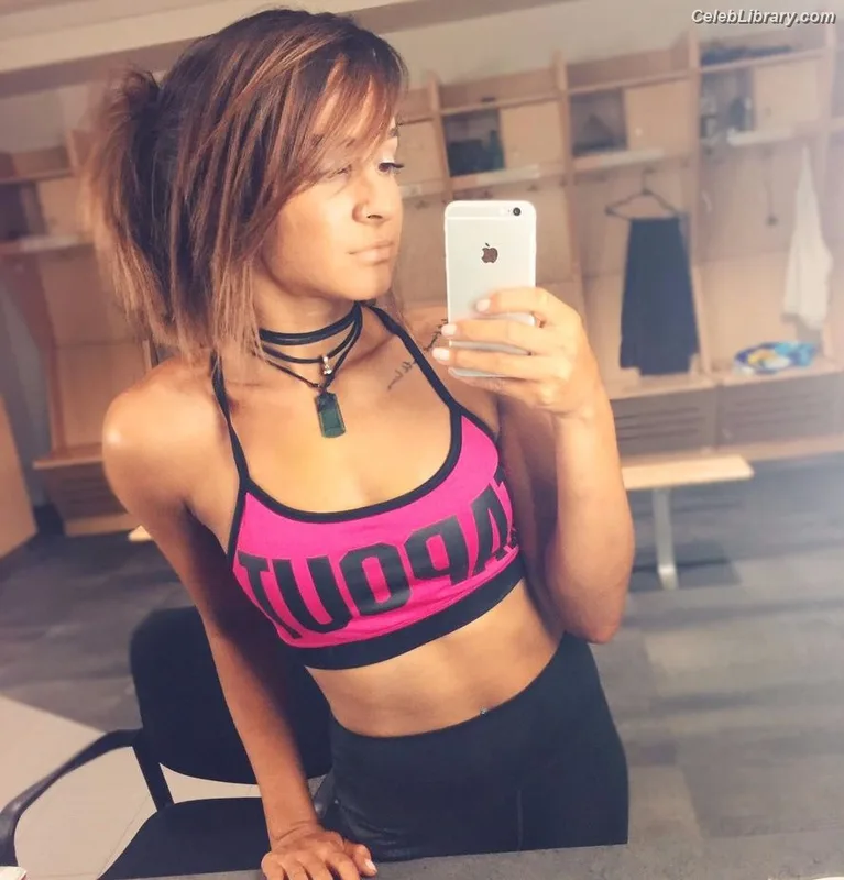 Dakota Kai photo 12 of 602