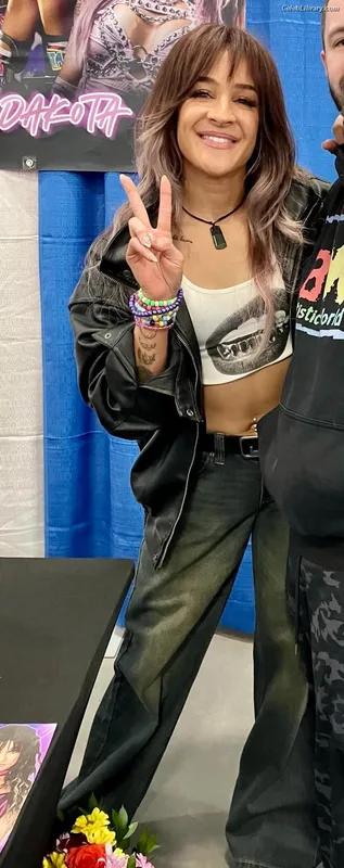 Dakota Kai photo 5 of 602