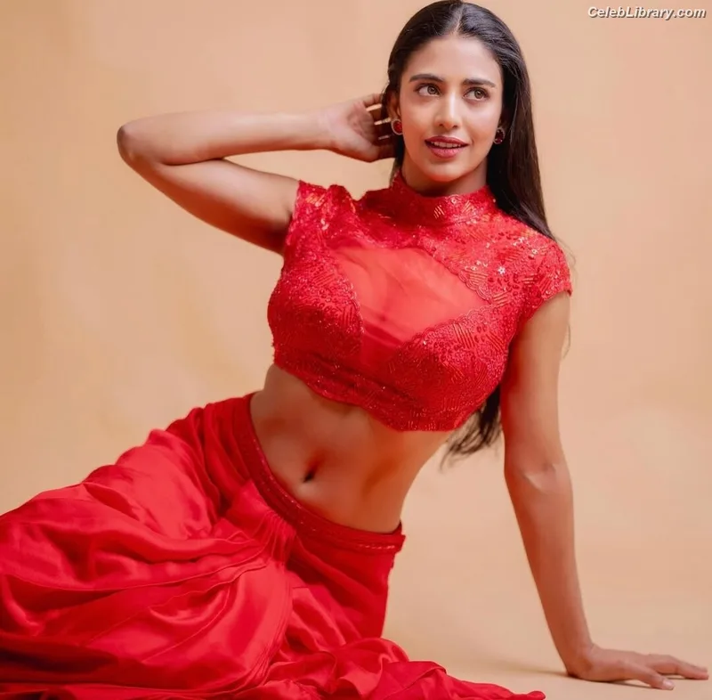 Daksha Nagarkar photo 1 of 72