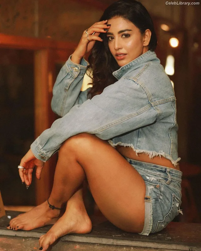 Daksha Nagarkar photo 12 of 72
