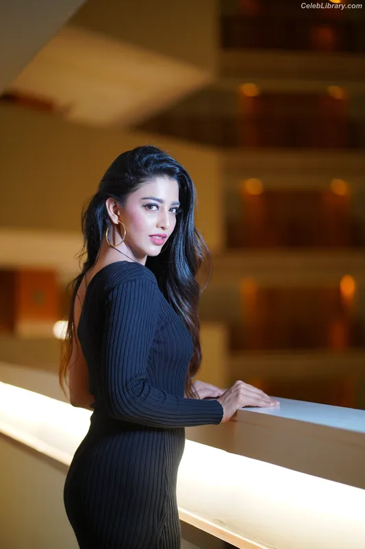 Daksha Nagarkar photo 17 of 72