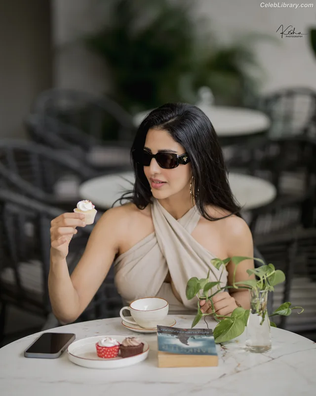 Daksha Nagarkar photo 10 of 72