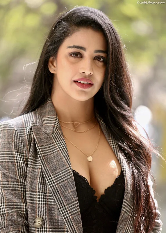 Daksha Nagarkar photo 15 of 72