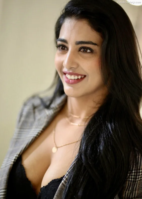Daksha Nagarkar photo 20 of 72