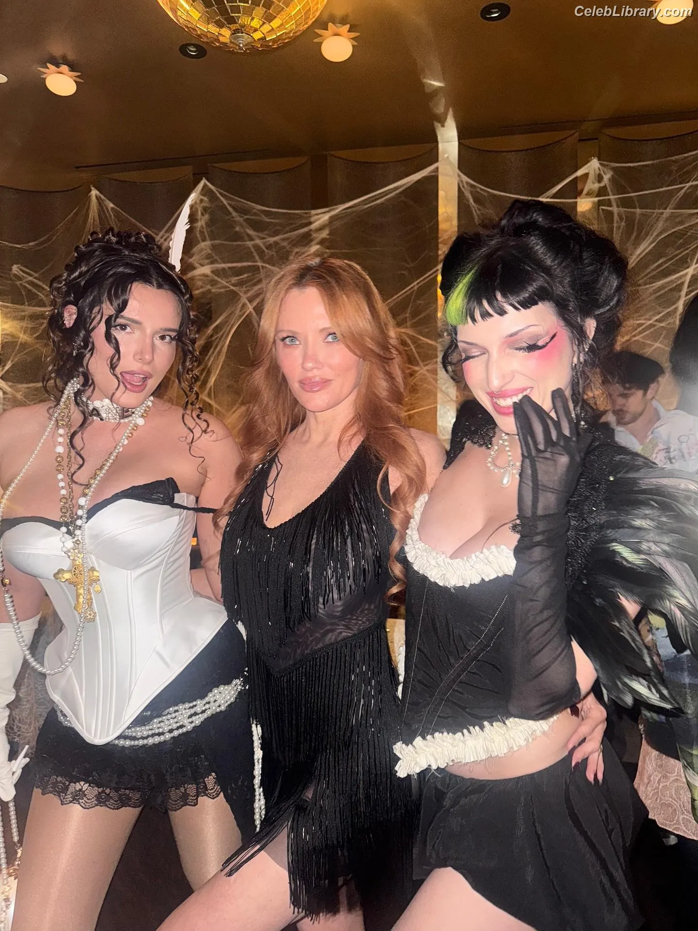 Dani Thorne photo 9 of 910