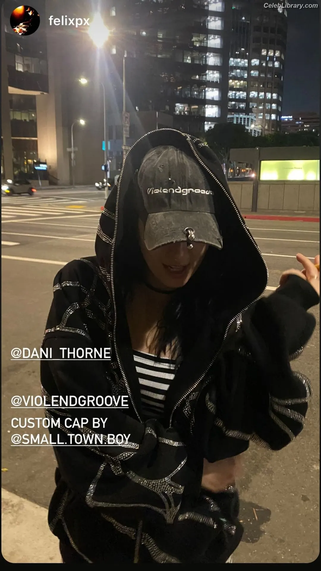 Dani Thorne photo 4 of 910