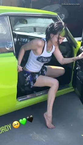 Dani Thorne photo 22 of 910