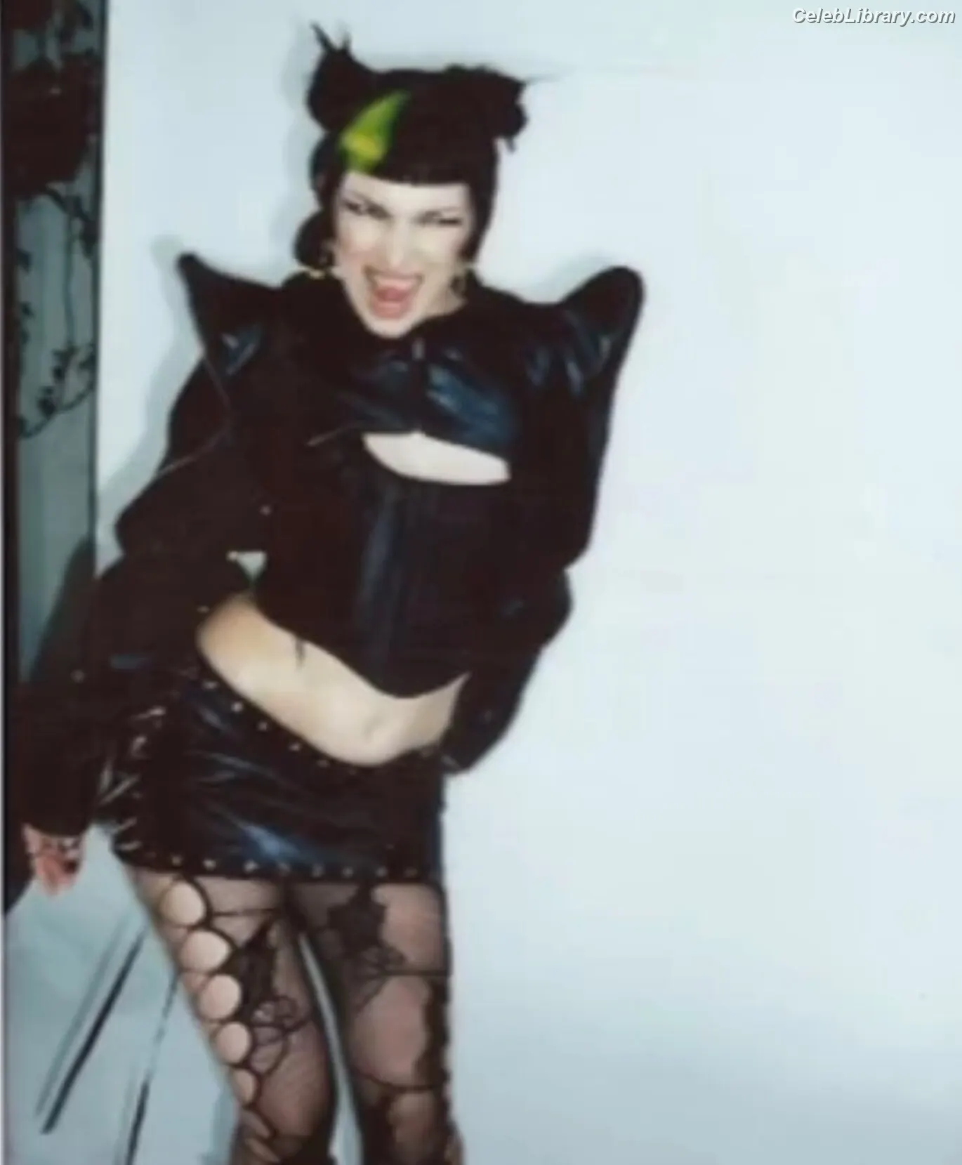 Dani Thorne photo 18 of 910
