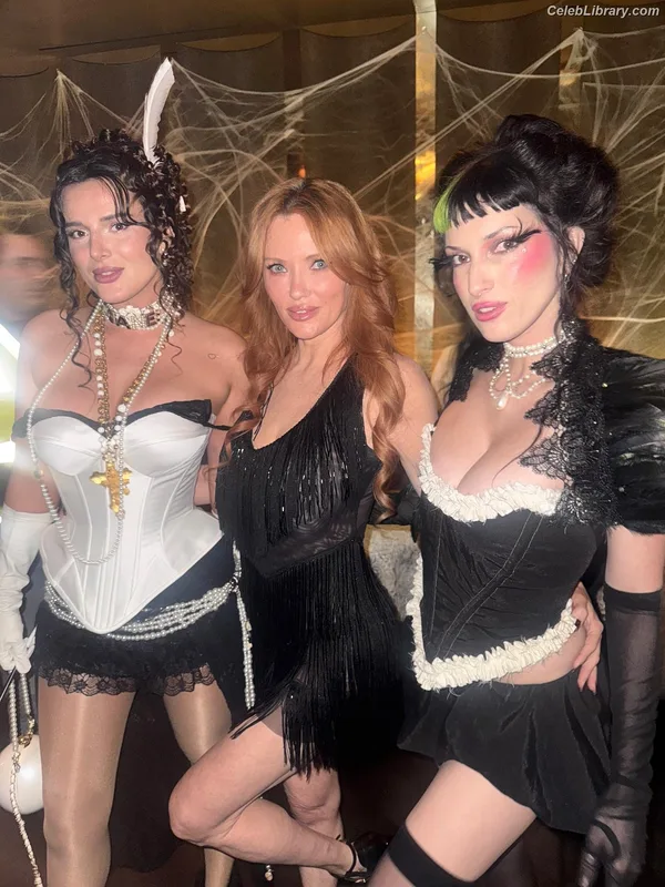 Dani Thorne photo 7 of 911