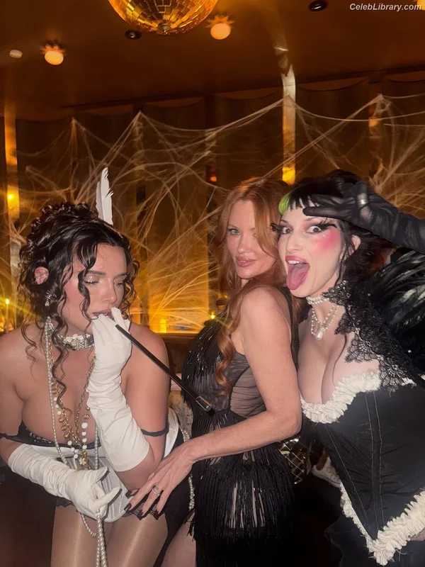 Dani Thorne photo 8 of 911