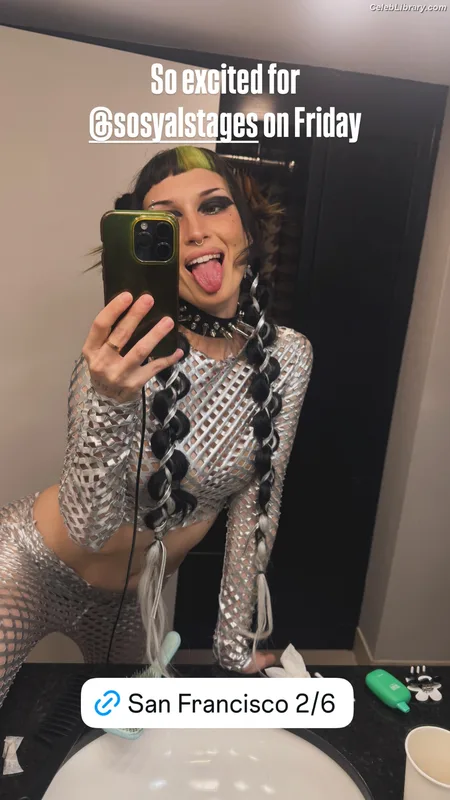 Dani Thorne photo 6 of 911