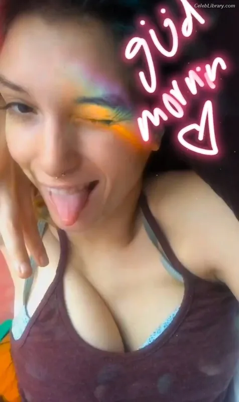 Dani Thorne photo 20 of 911