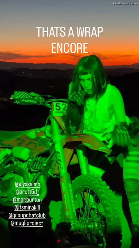 Dani Thorne photo 5 of 911