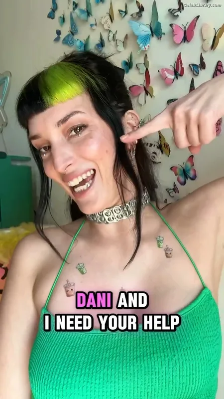 Dani Thorne photo 19 of 911