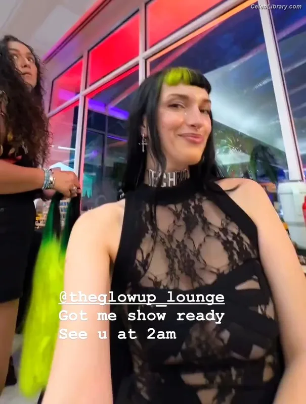 Dani Thorne photo 23 of 911