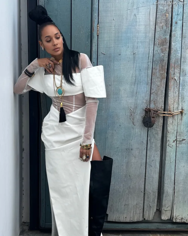 Dania Ramirez photo 23 of 171