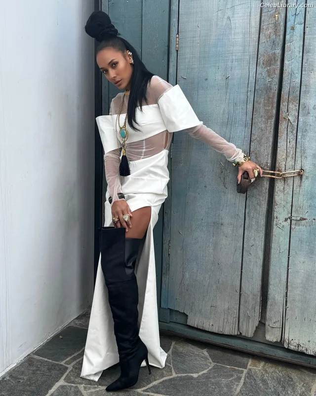 Dania Ramirez photo 2 of 171