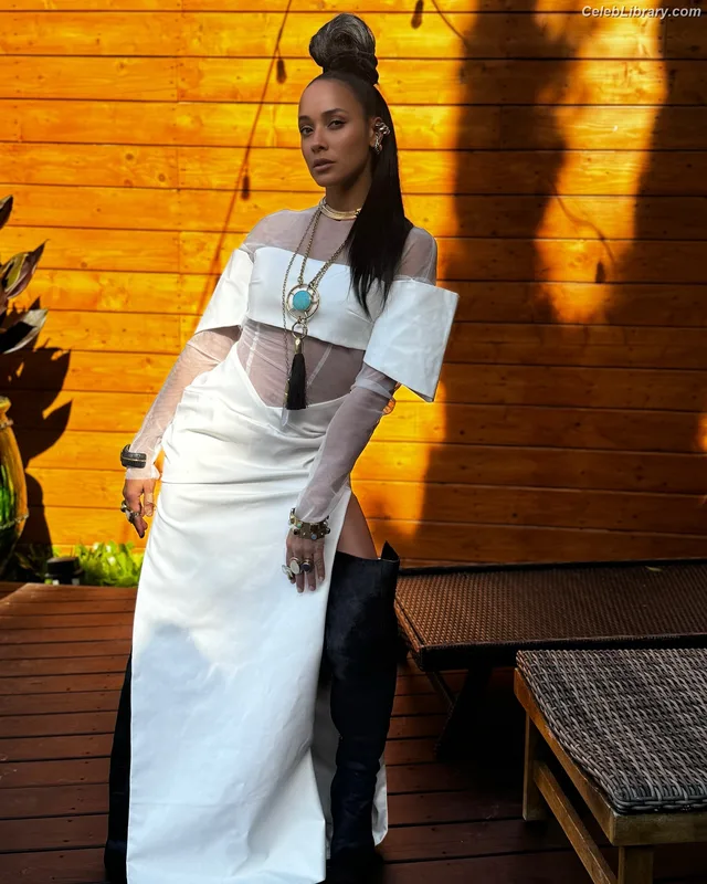Dania Ramirez photo 6 of 171