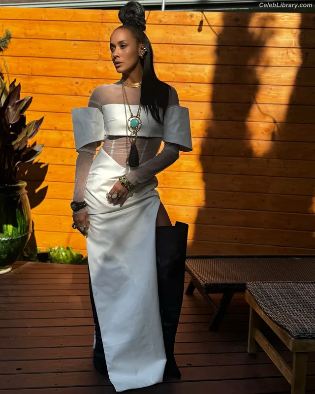 Dania Ramirez photo 10 of 171