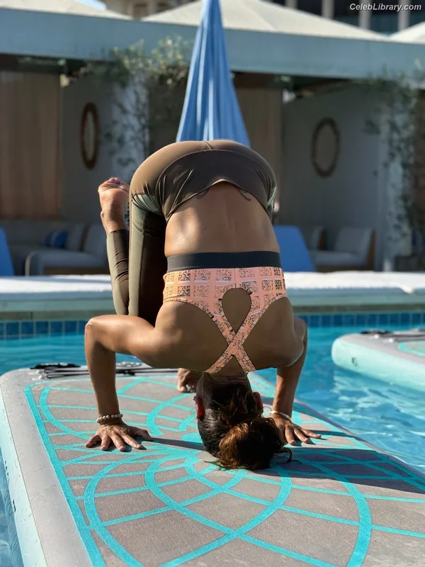 Dania Ramirez photo 18 of 171